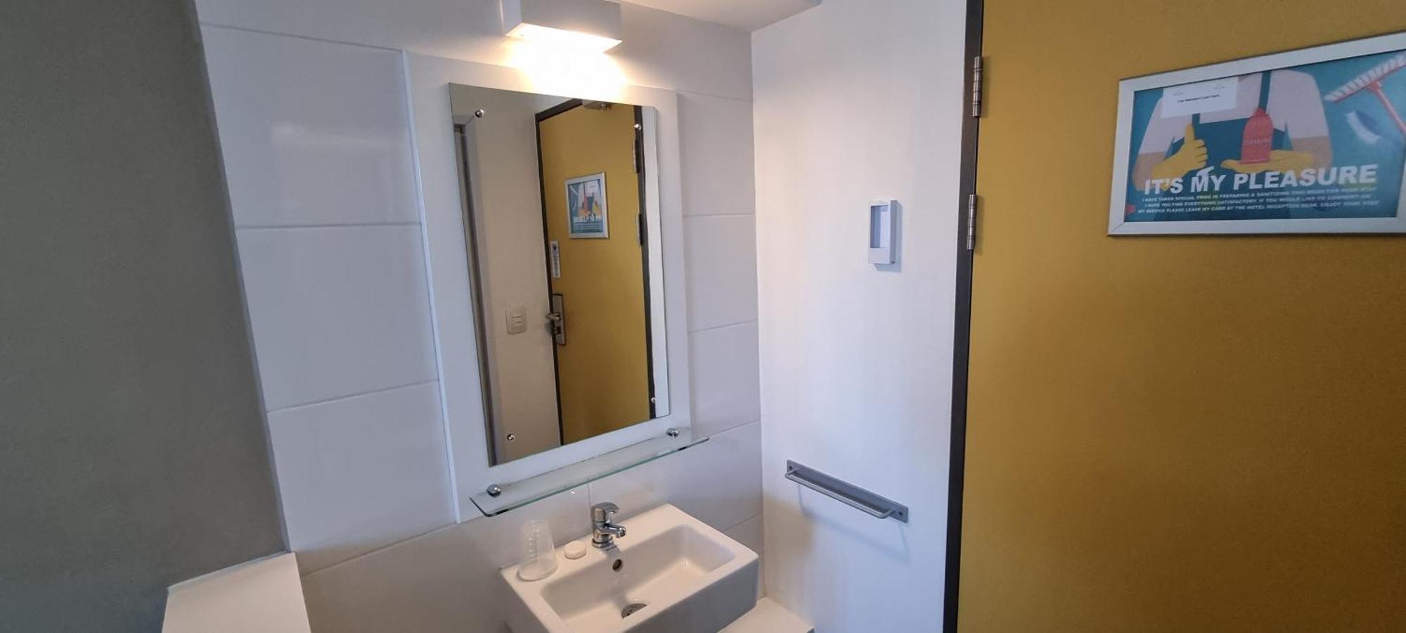 Check Inn Hotel Fokváros Kültér fotó